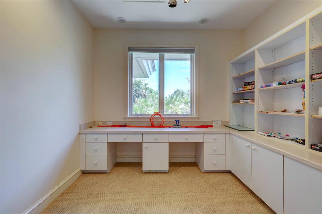 SAILFISH POINT - Residential