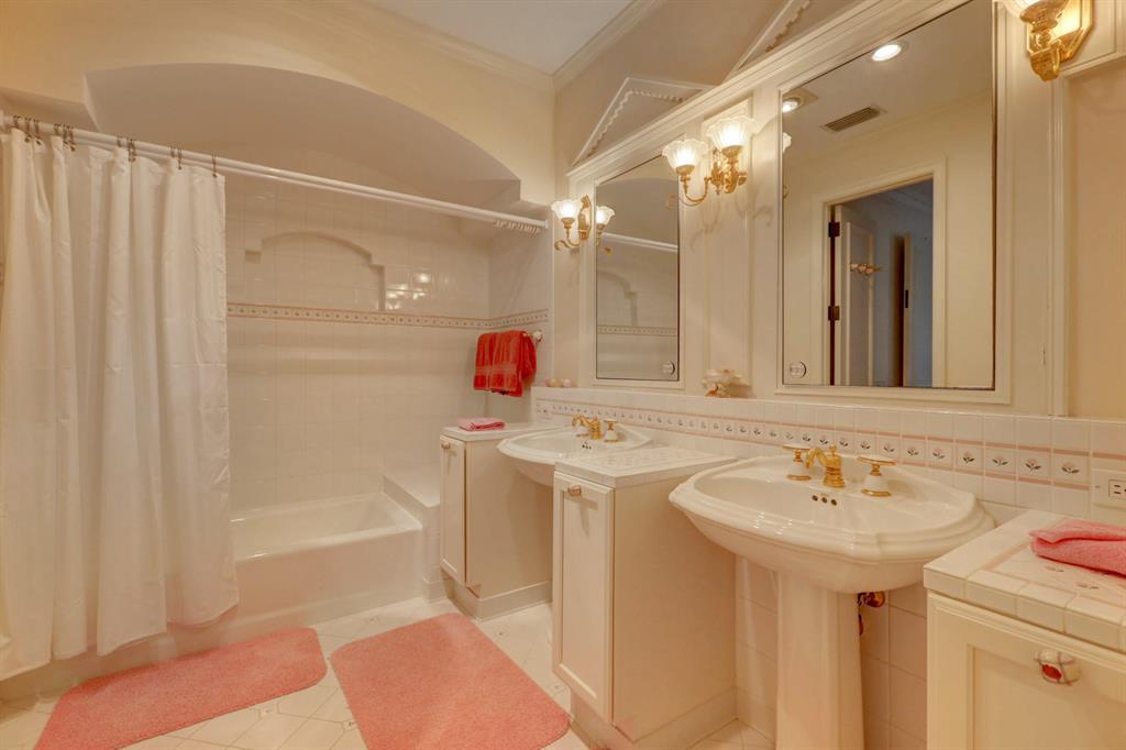 SAILFISH POINT - Residential