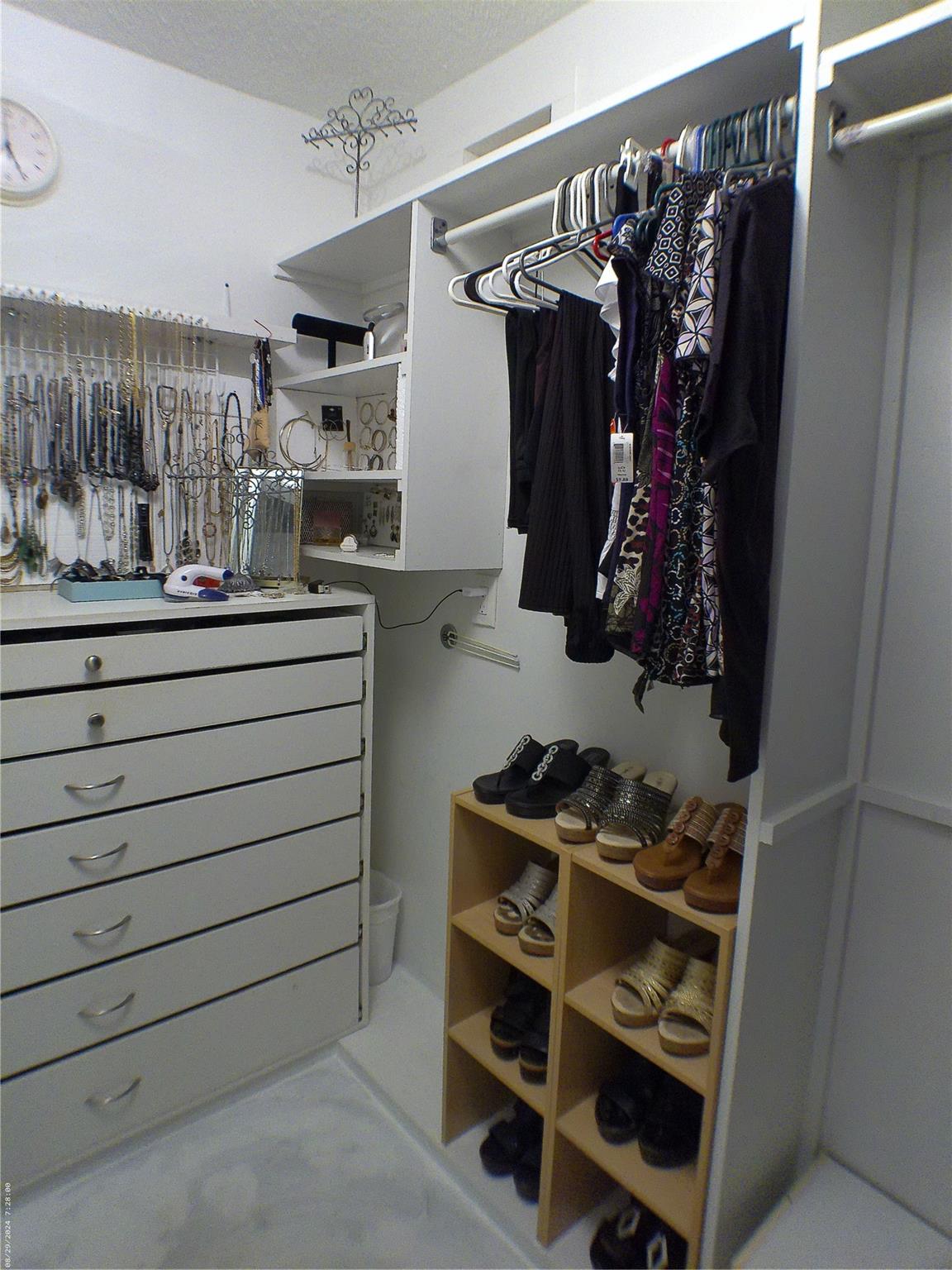 OAKLAND ESTATES 1ST SEC - Residential