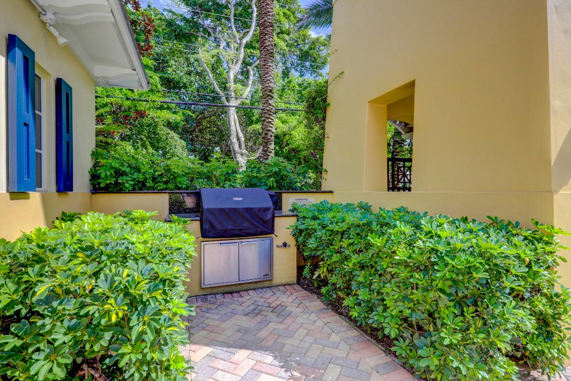 MAGNOLIA COURT - Residential Lease