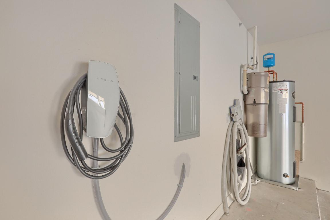 MAGNOLIA COURT - Residential Lease