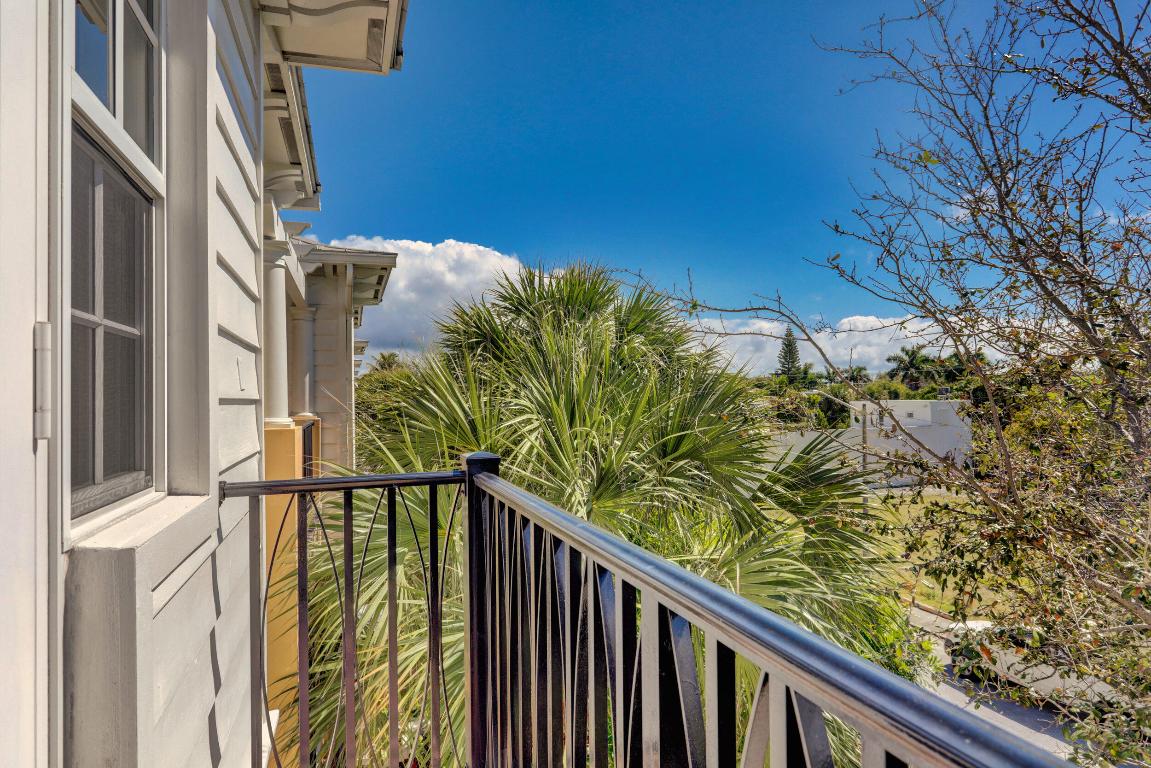 MAGNOLIA COURT - Residential Lease