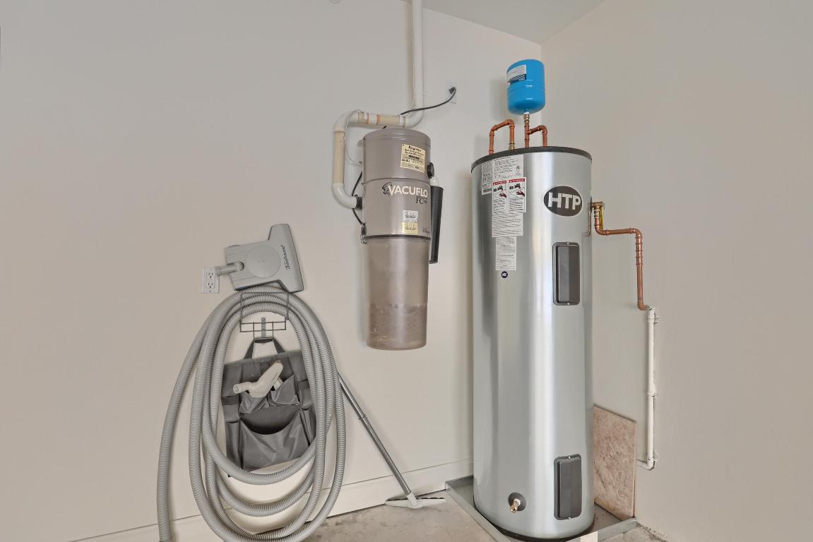 MAGNOLIA COURT - Residential Lease