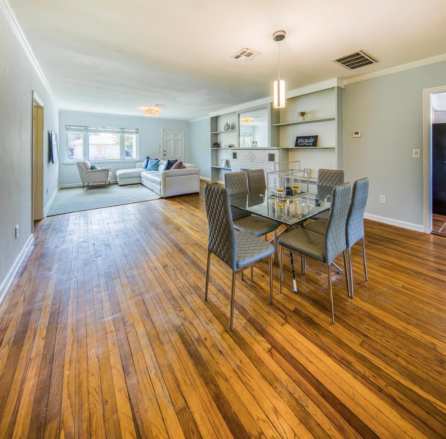 1714 N Palmway