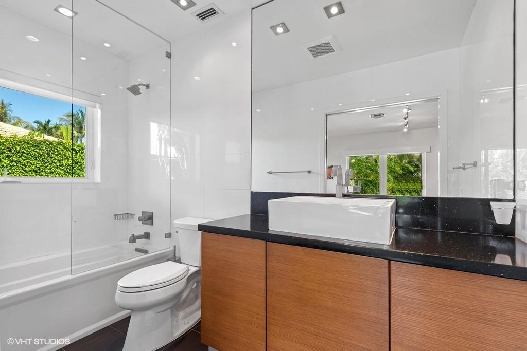 LAGUNA ISLE 40-1 B - Residential