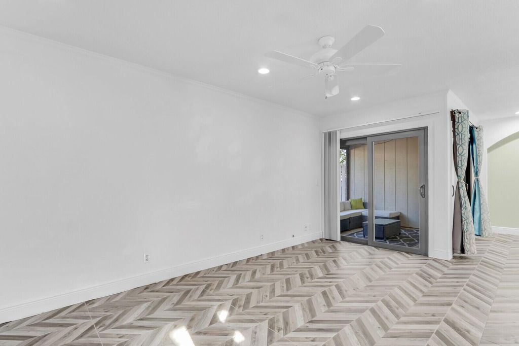 Photo of 113 Sherwood Circle #25b, Jupiter, FL 33458 (MLS # R11096694)