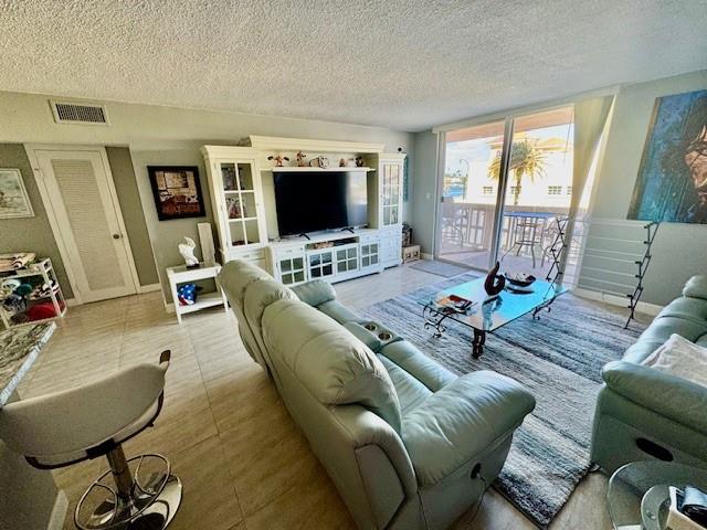 801 S Ocean Dr 303