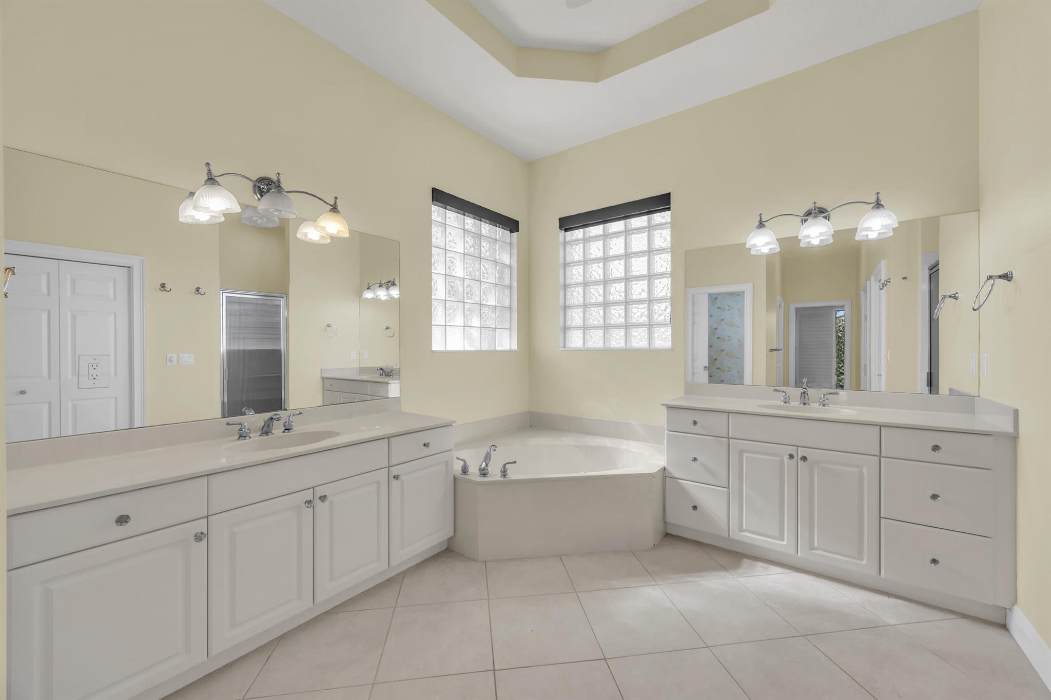 HOBE SOUND GOLF CLUB - Residential