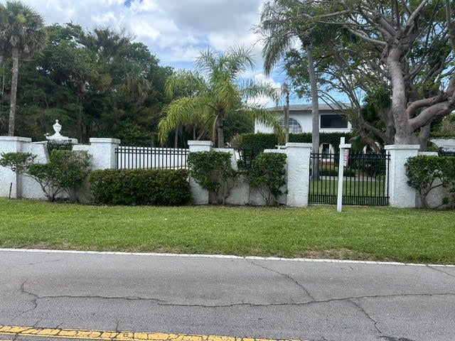 Photo of 1009 S INDIAN RIVER Drive, Fort Pierce, FL 34950 (MLS # B26073995)