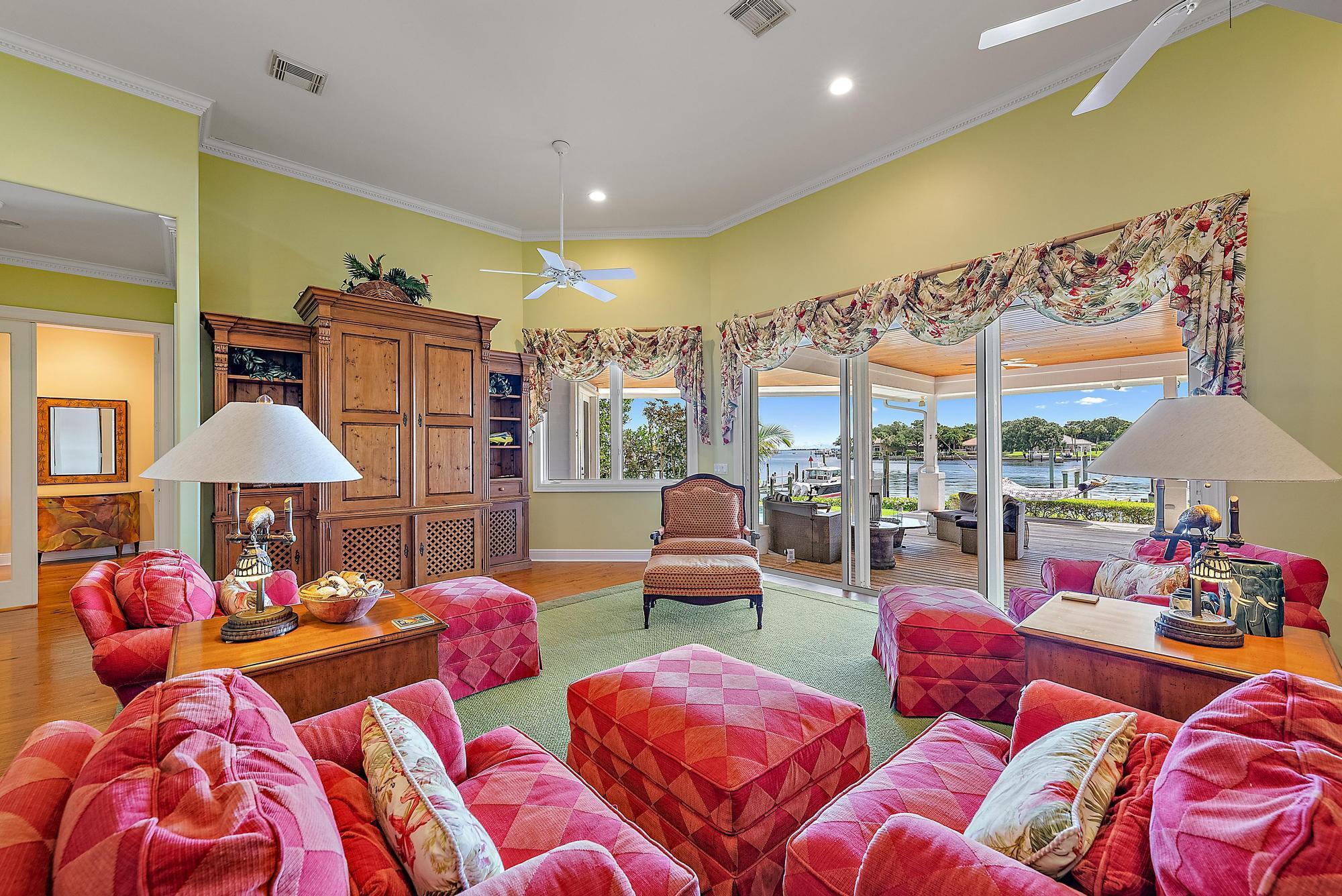 MARINER CAY YACHT CLUB - Residential