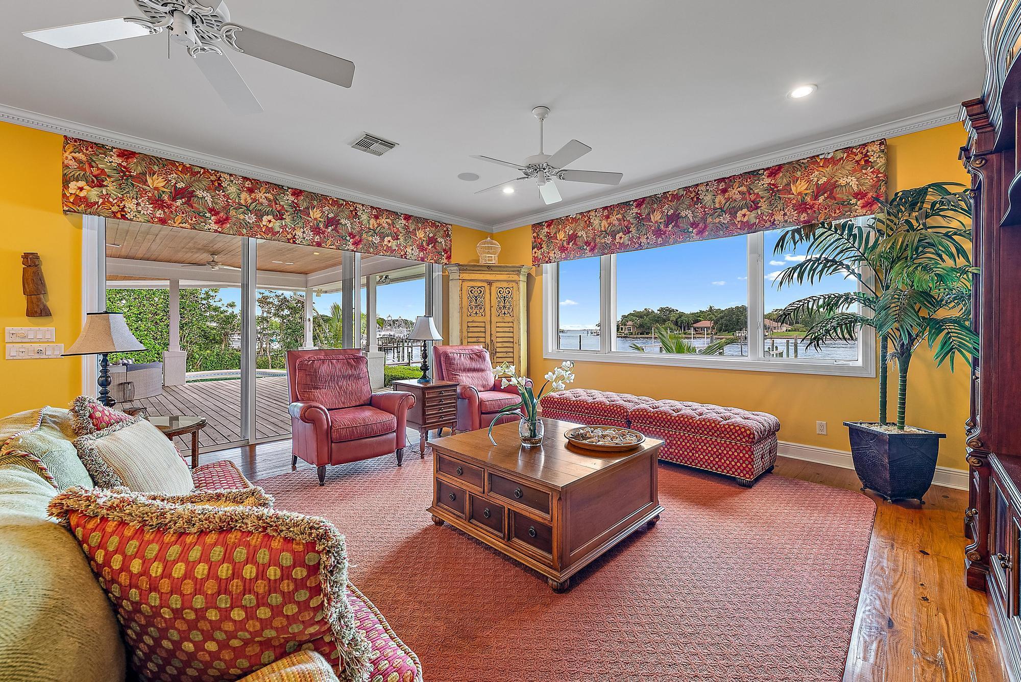 MARINER CAY YACHT CLUB - Residential