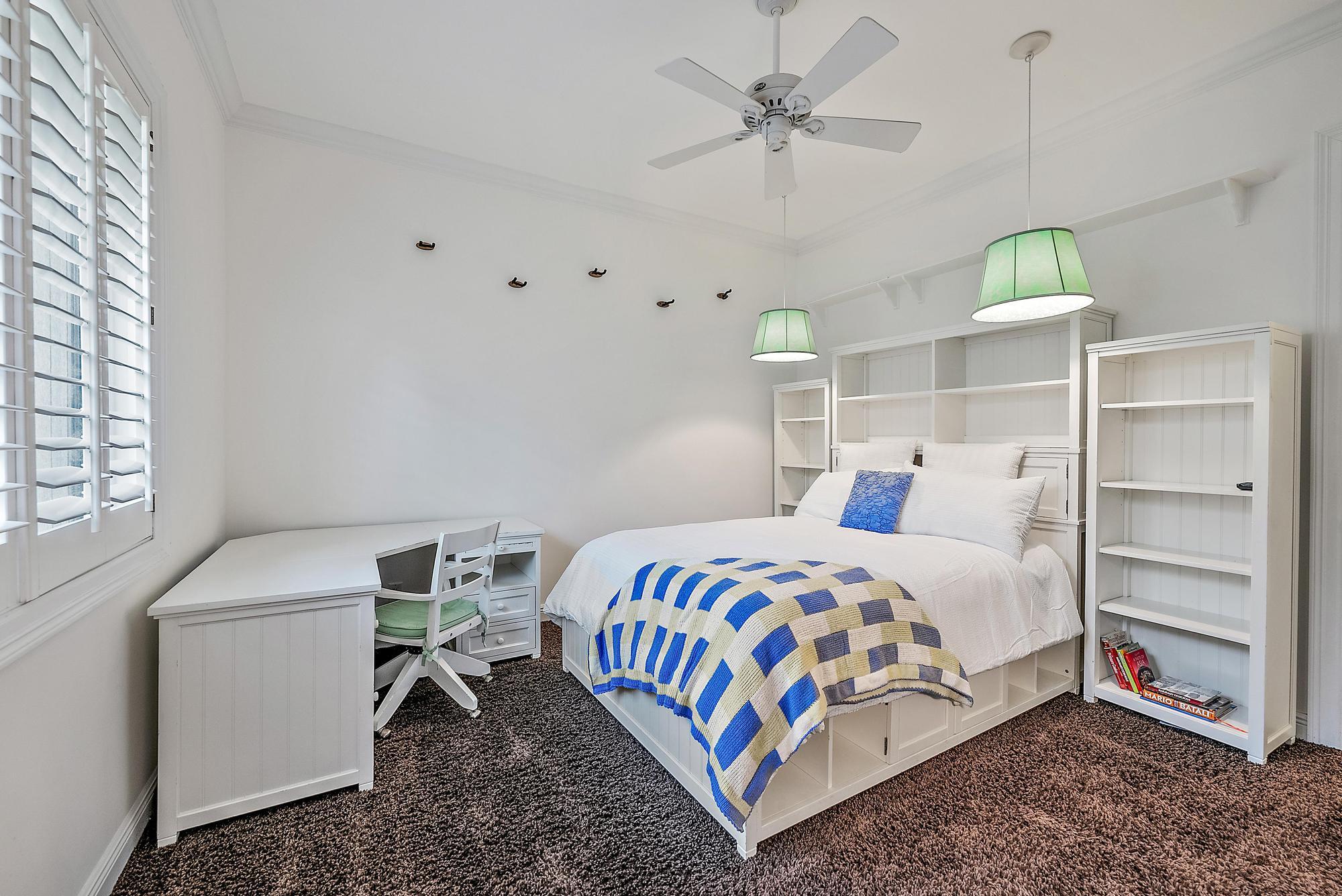 MARINER CAY YACHT CLUB - Residential