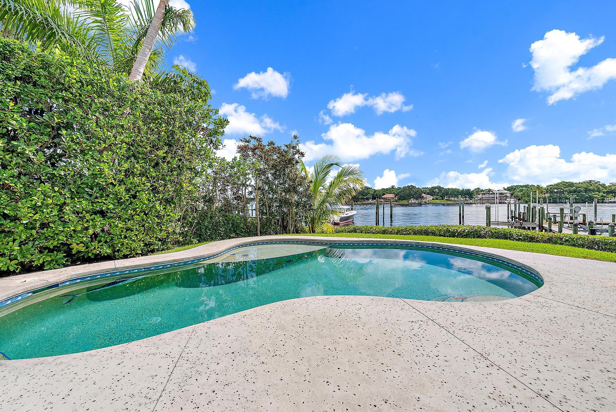 MARINER CAY YACHT CLUB - Residential