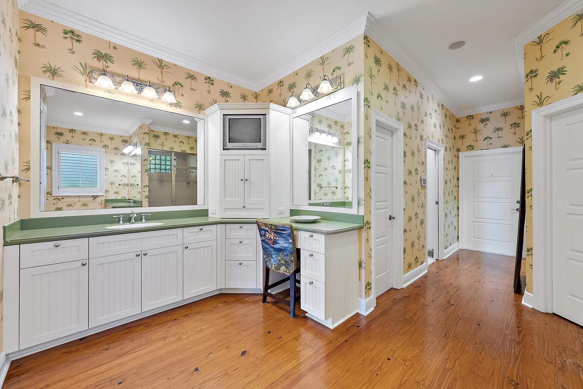 MARINER CAY YACHT CLUB - Residential