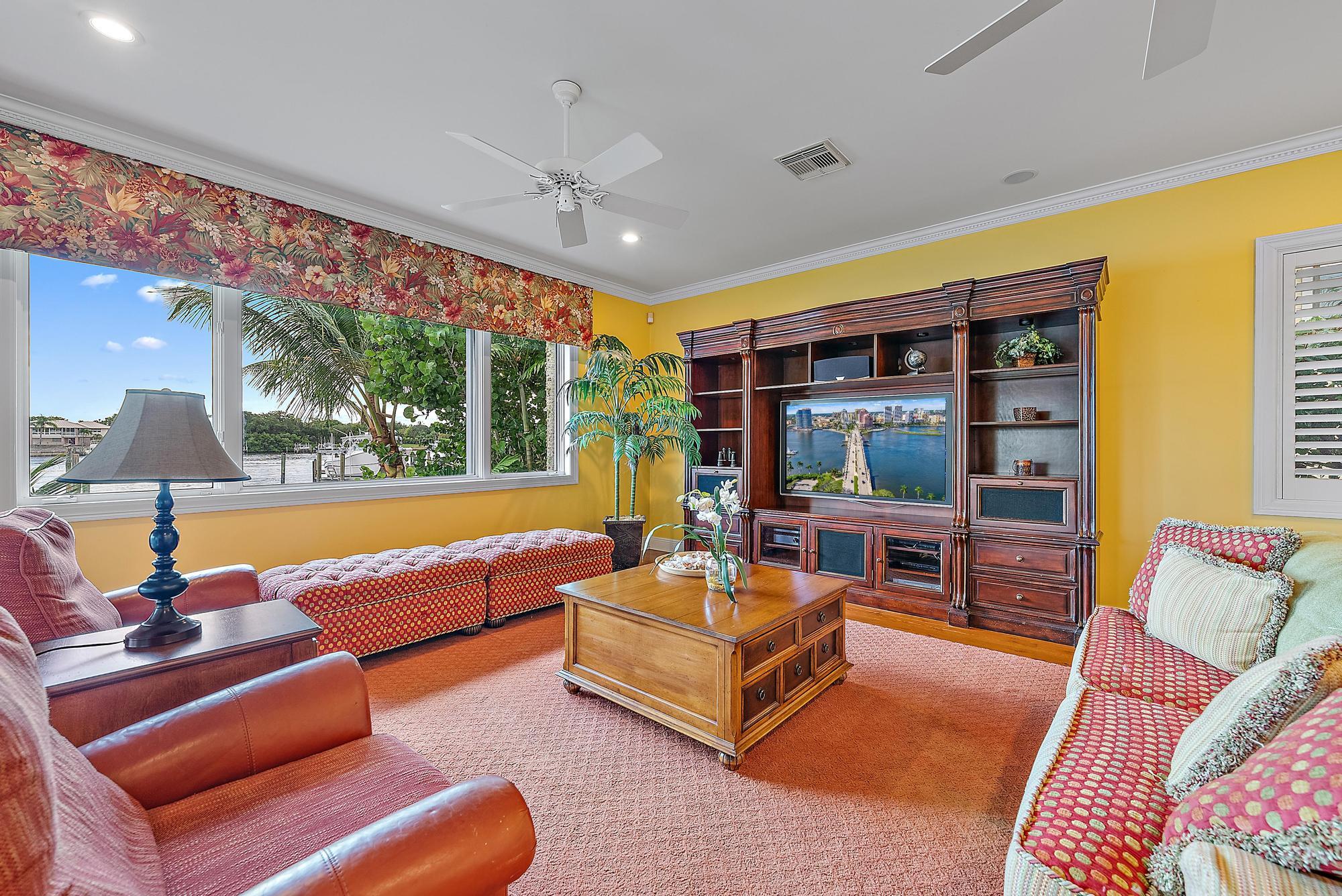 MARINER CAY YACHT CLUB - Residential