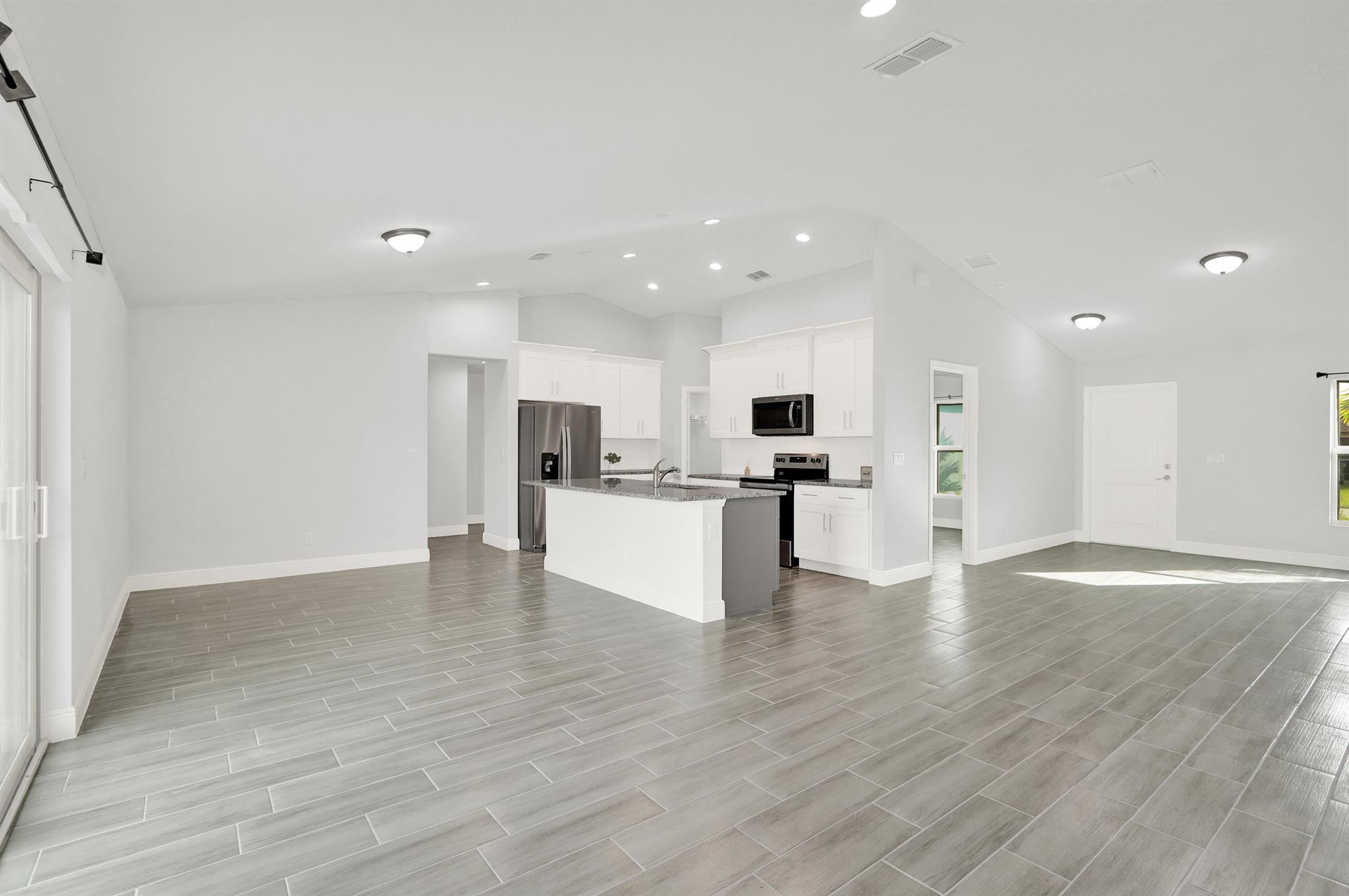 PORT ST LUCIE SECTION 25 - Residential Lease