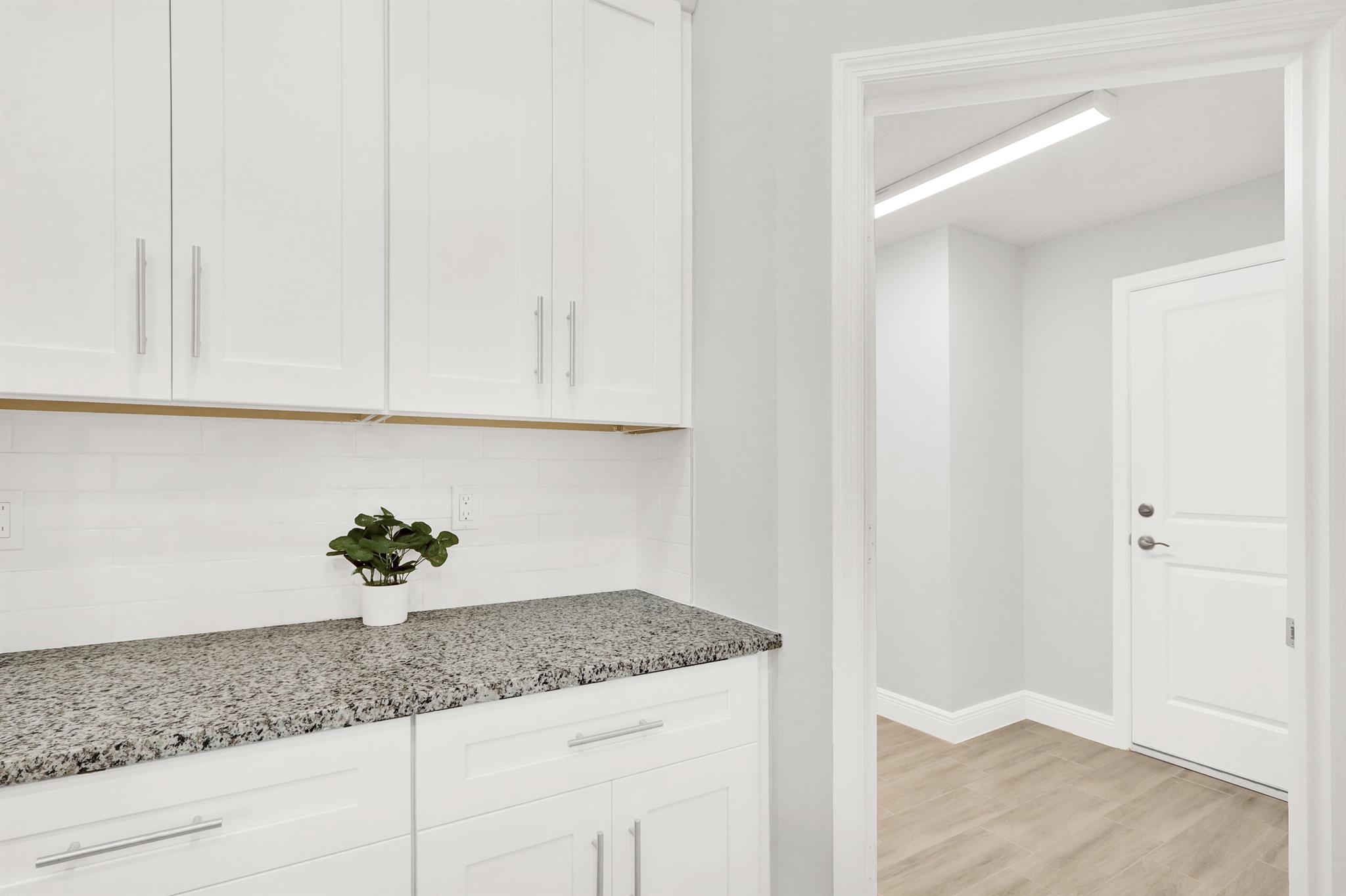 PORT ST LUCIE SECTION 25 - Residential Lease