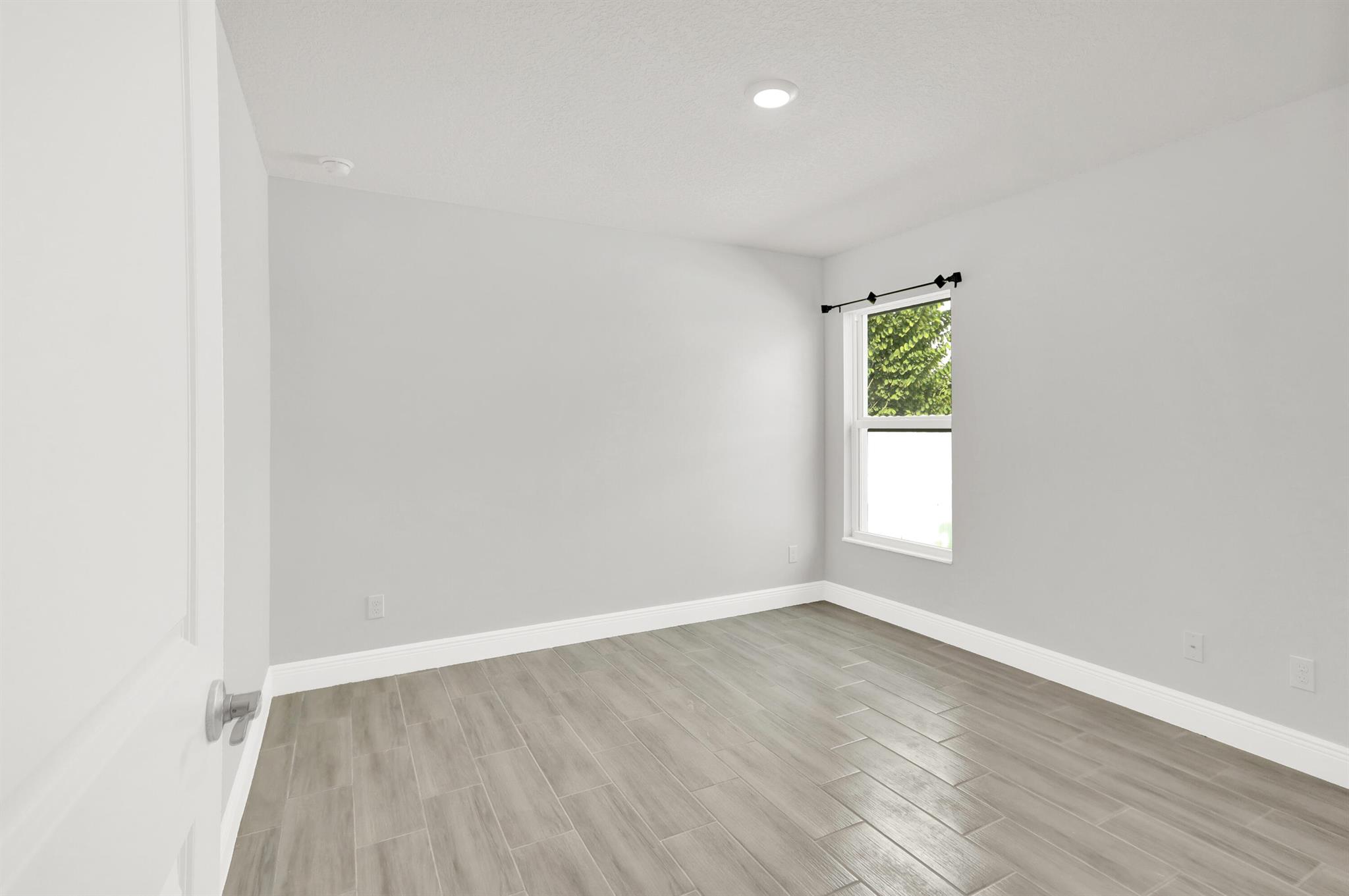 PORT ST LUCIE SECTION 25 - Residential Lease