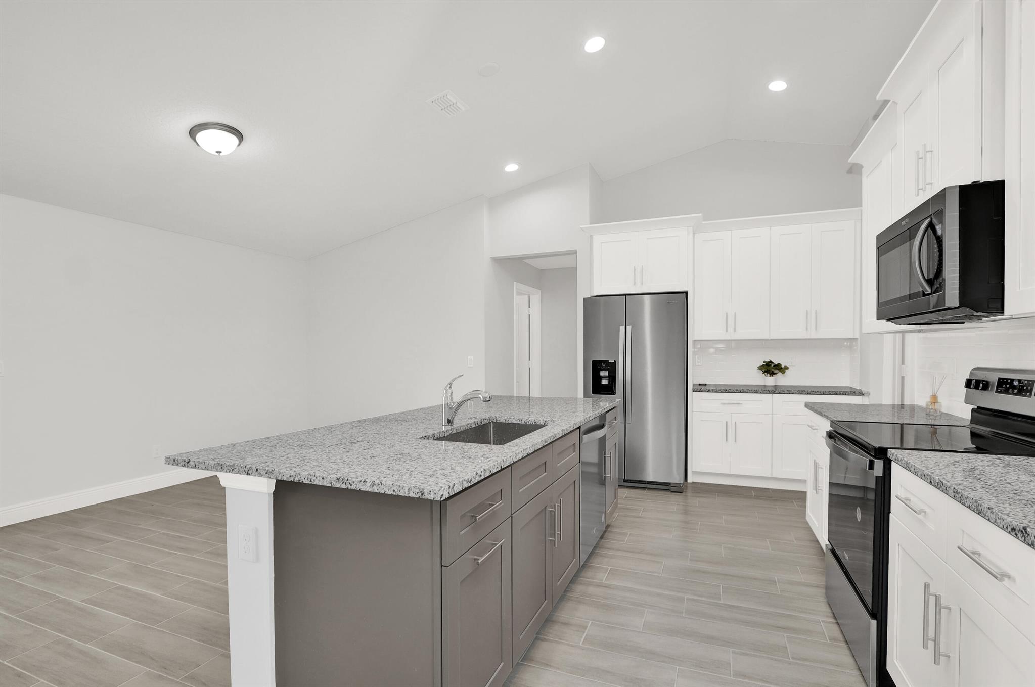 PORT ST LUCIE SECTION 25 - Residential Lease