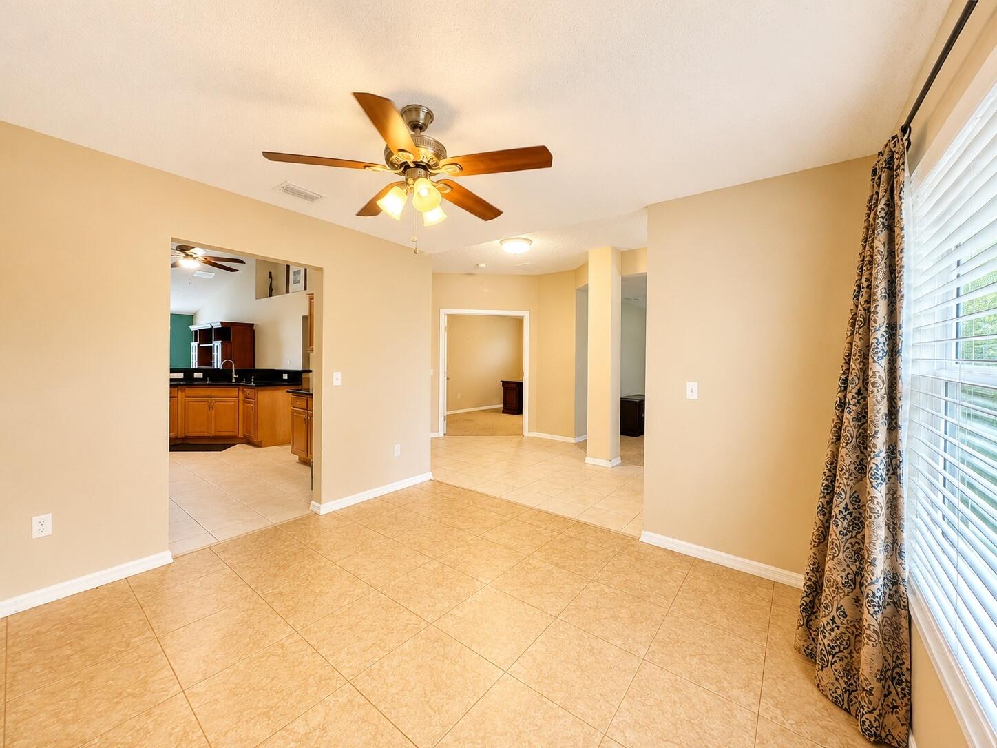 1612 SW Rutland Street - Photo 4