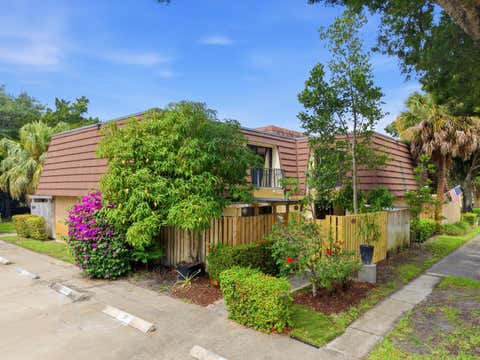 Photo of 2213 22nd Lane, Palm Beach Gardens, FL 33418 (MLS # B26044572)