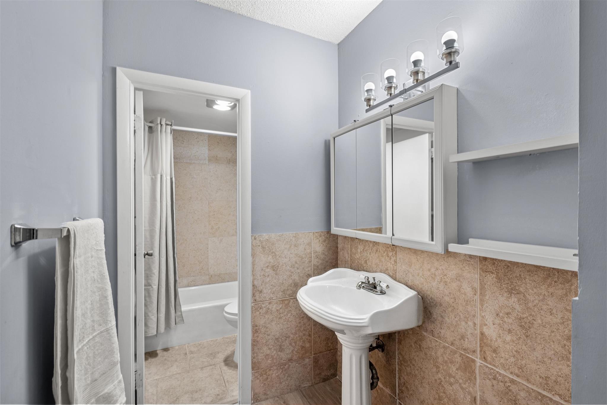 arlen house - Residential