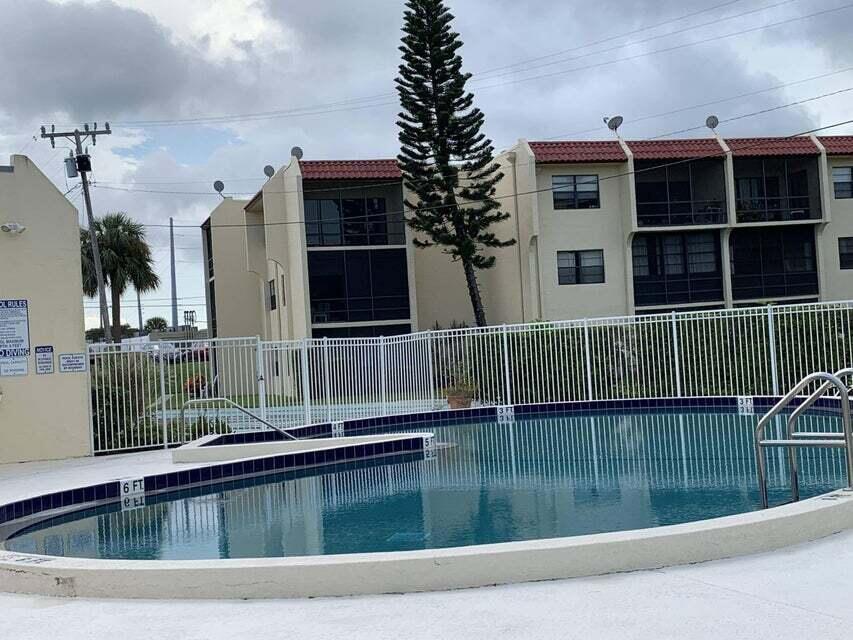 ISLAND HOUSE - Residential Lease