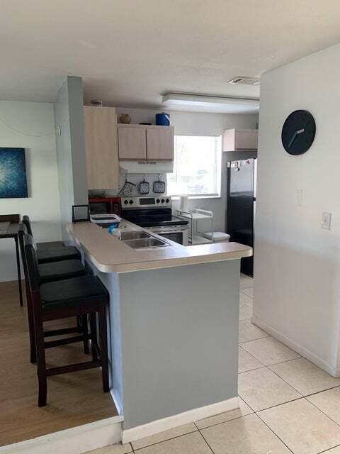 ISLAND HOUSE - Residential Lease