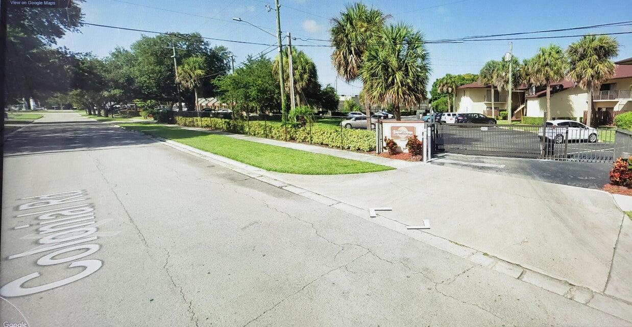 ISLAND HOUSE - Residential Lease