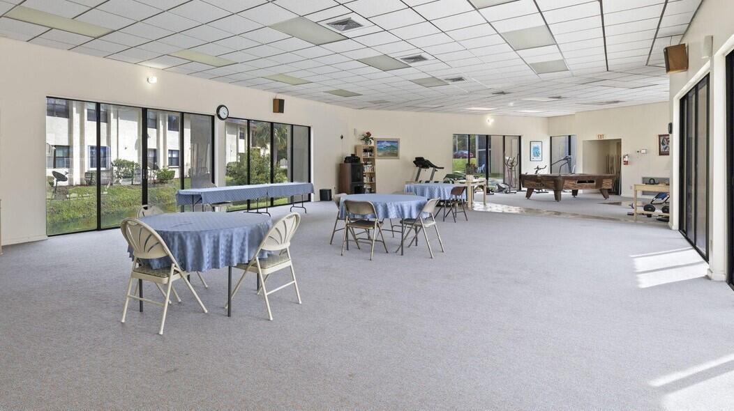 ISLAND HOUSE - Residential Lease