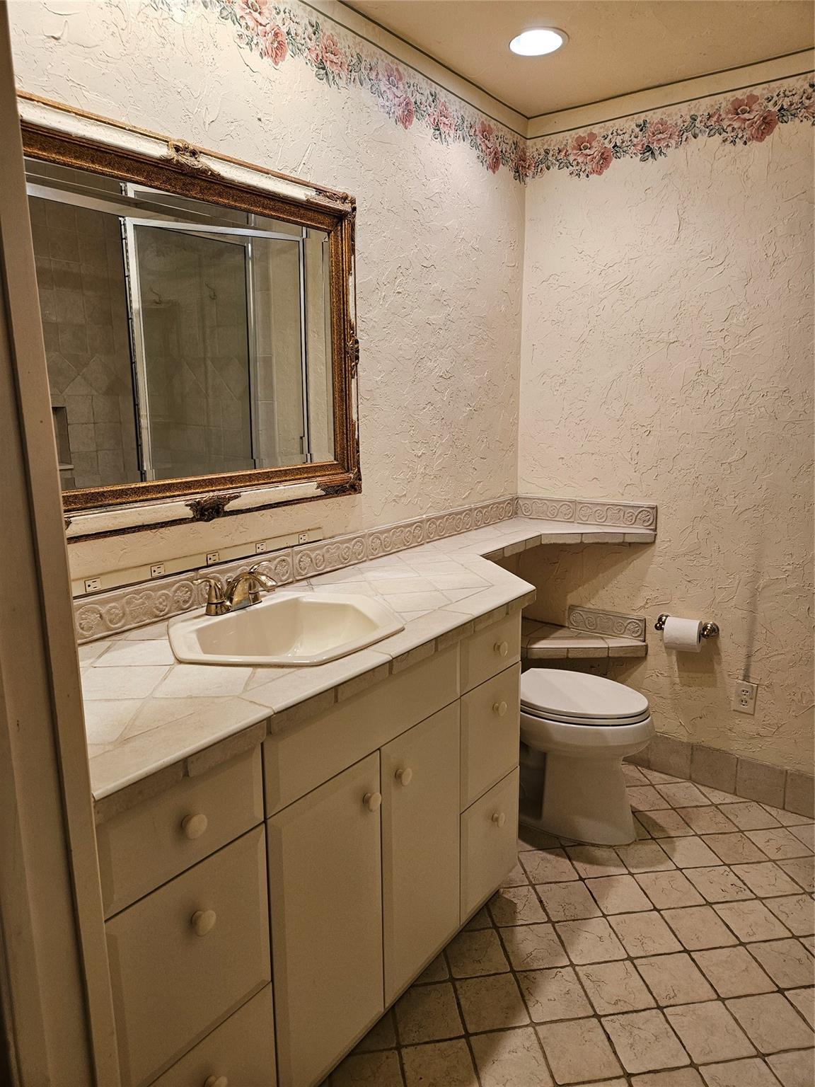 5590 Coach House Cir B