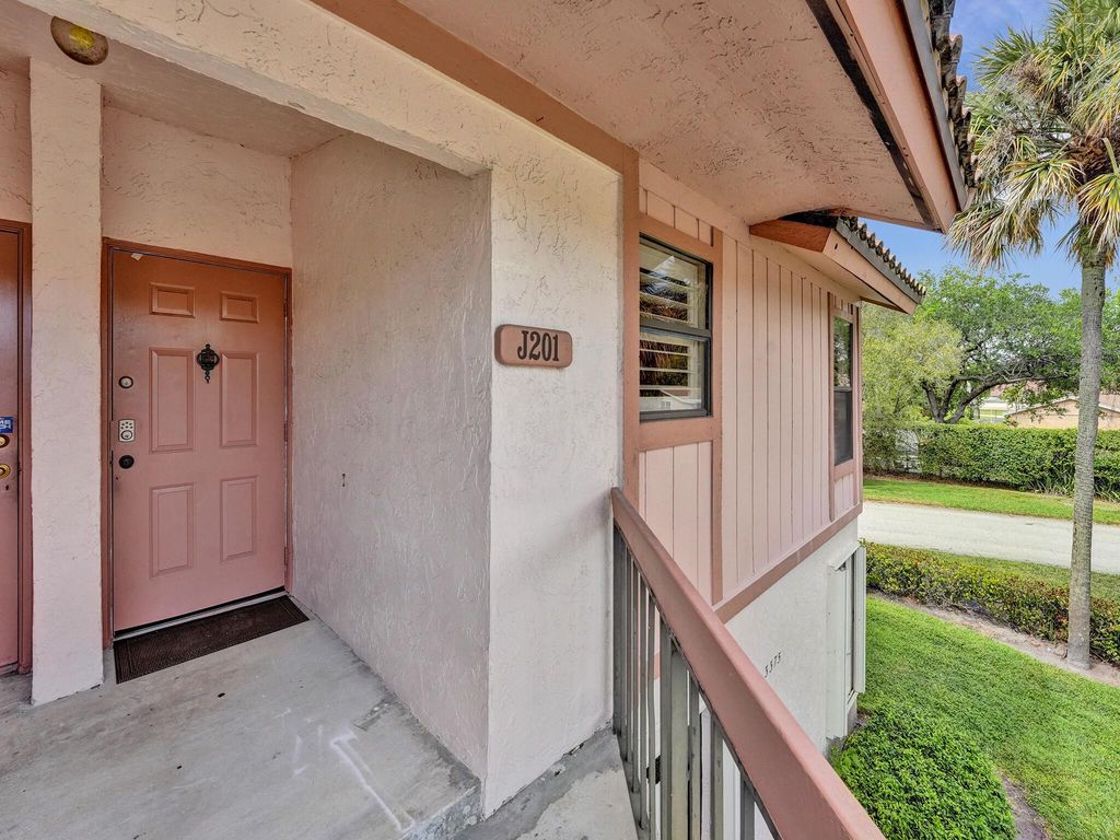 Photo of 3375 Jaywood Terrace #2010, Boca Raton, FL 33431 (MLS # R10967134)