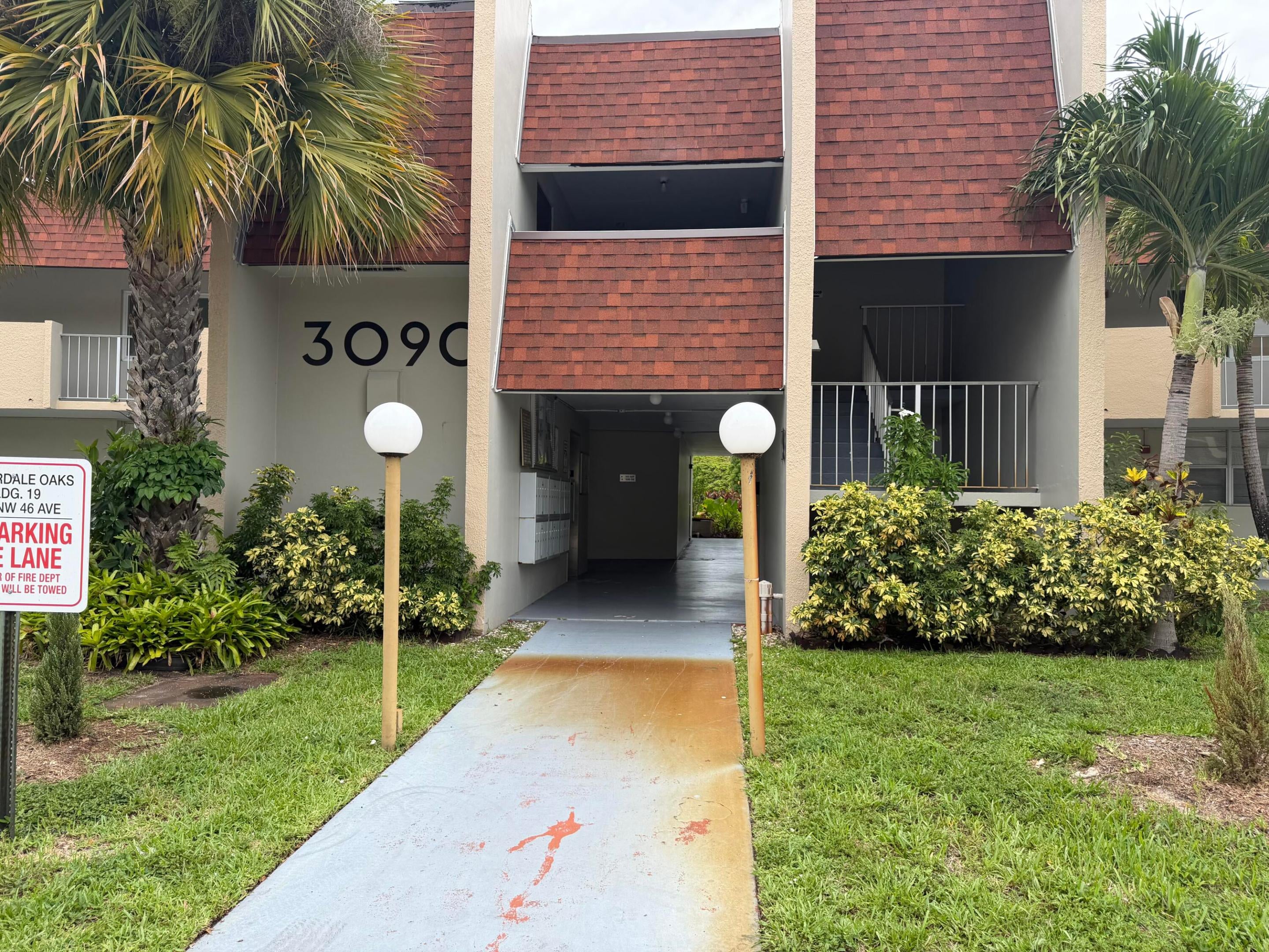 3090 NW 46th Avenue 211c, Lauderdale Lakes FL 33313