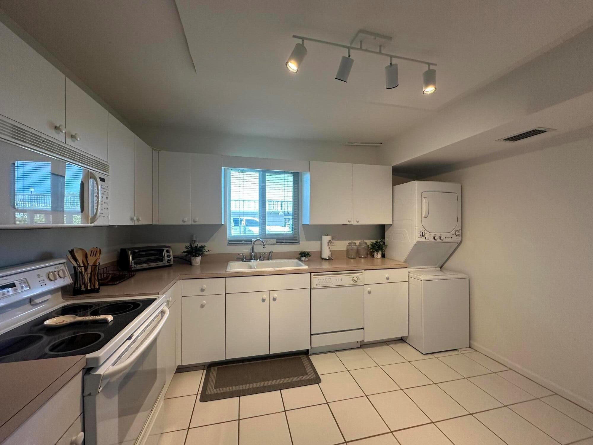 301 Lake Shore Drive 102