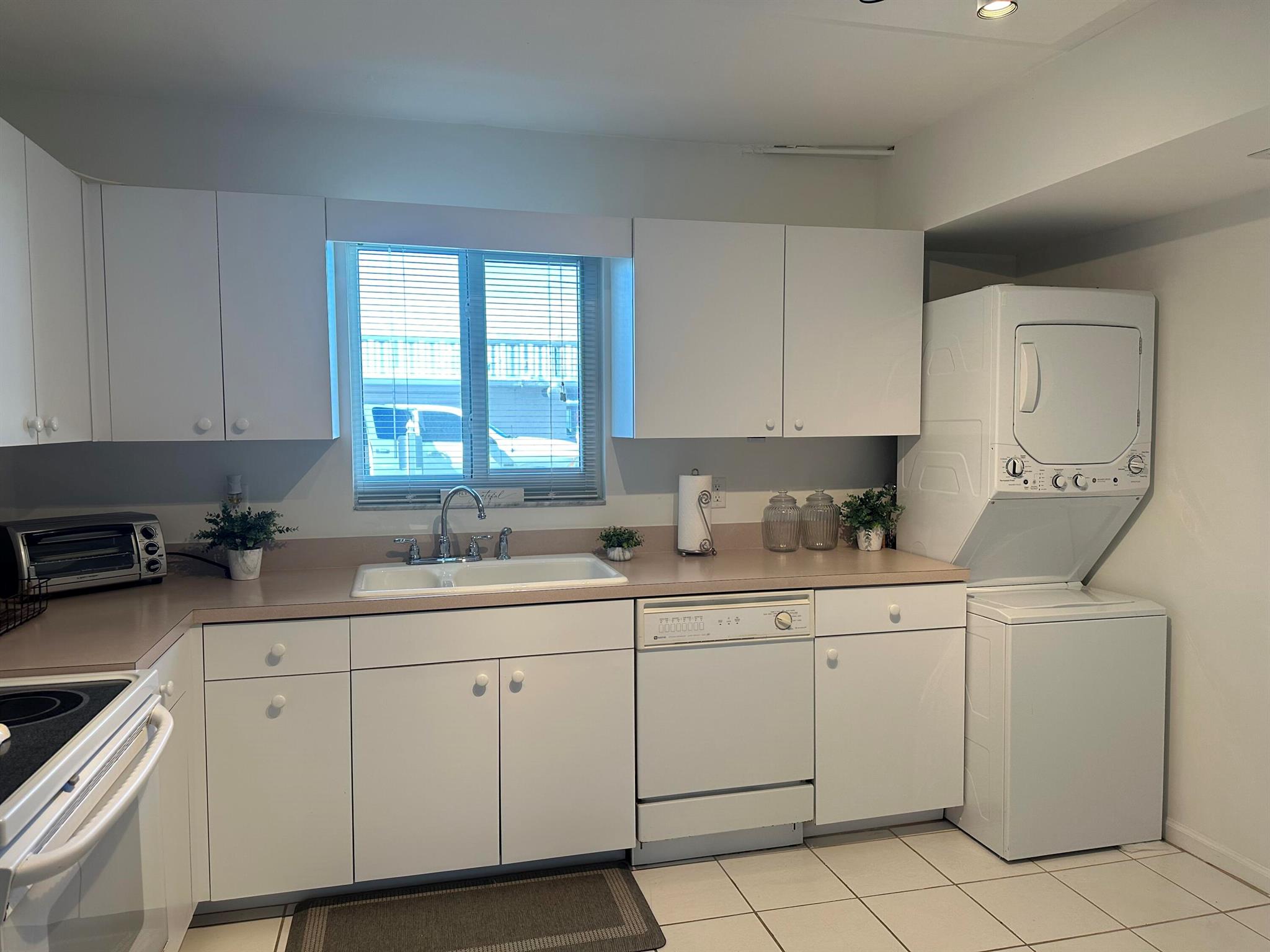 301 Lake Shore Drive 102