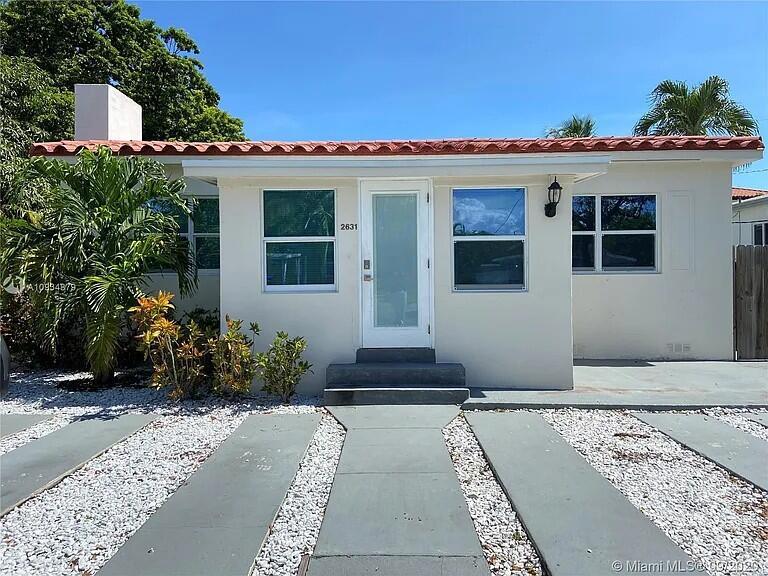 Discover this sunny and spacious 2-bedroom, 2-bathroom home featuring a modern, updated kitchen. Ideally situated near Coral Gables, Shenandoah, Coconut Grove, and Downtown Miami. Enjoy seamless commuting with close proximity to the Metrorail. Complete with in-unit washer and dryer, plus your own private yard for outdoor relaxation.