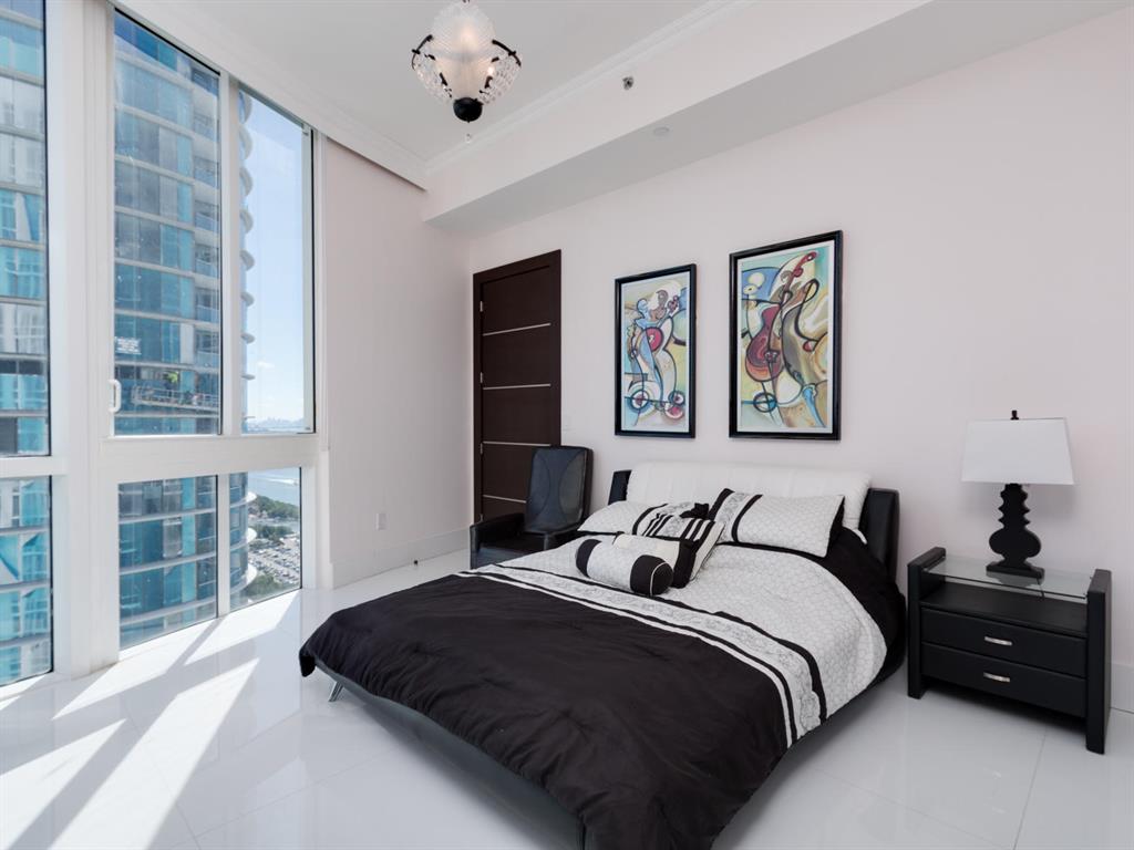 TRUMP TOWER III CONDO - Residential