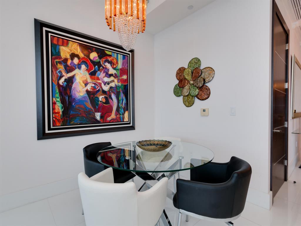 TRUMP TOWER III CONDO - Residential