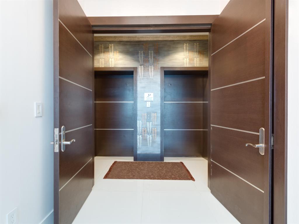 TRUMP TOWER III CONDO - Residential