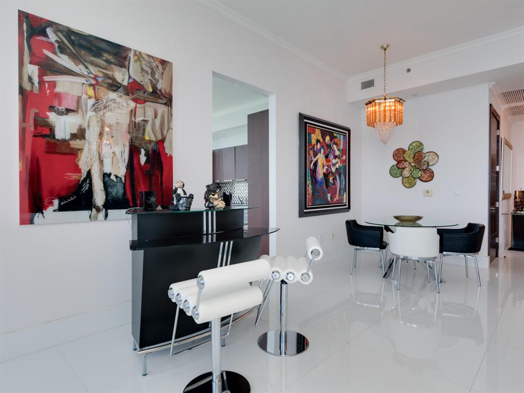 TRUMP TOWER III CONDO - Residential