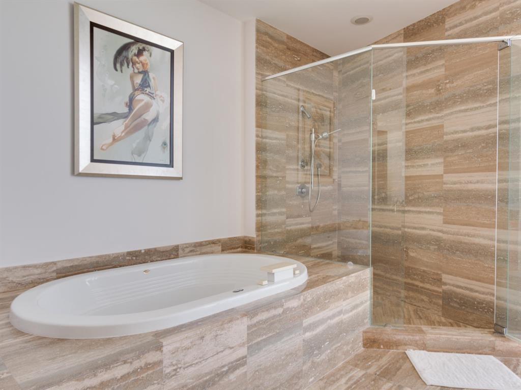 TRUMP TOWER III CONDO - Residential