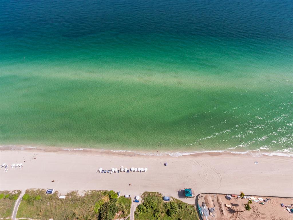 TRUMP TOWER III CONDO - Residential