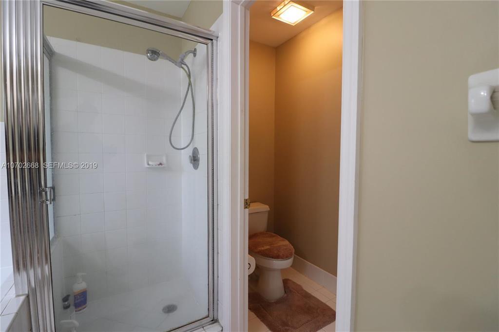 EMERALD COURTS - OPAL CREEK - Residential Lease