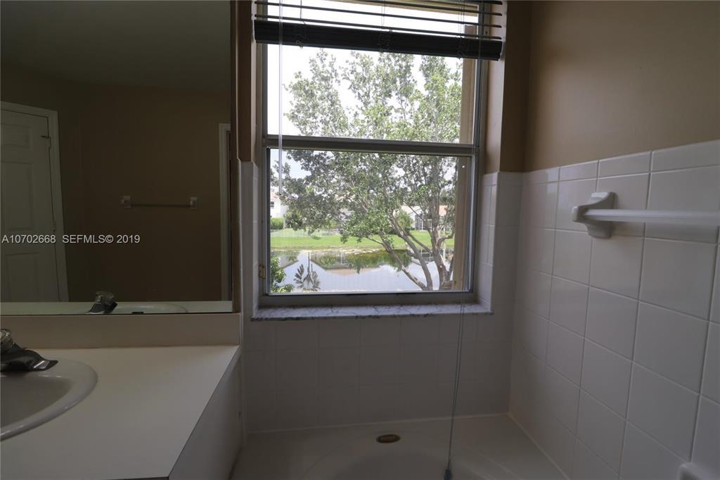 EMERALD COURTS - OPAL CREEK - Residential Lease