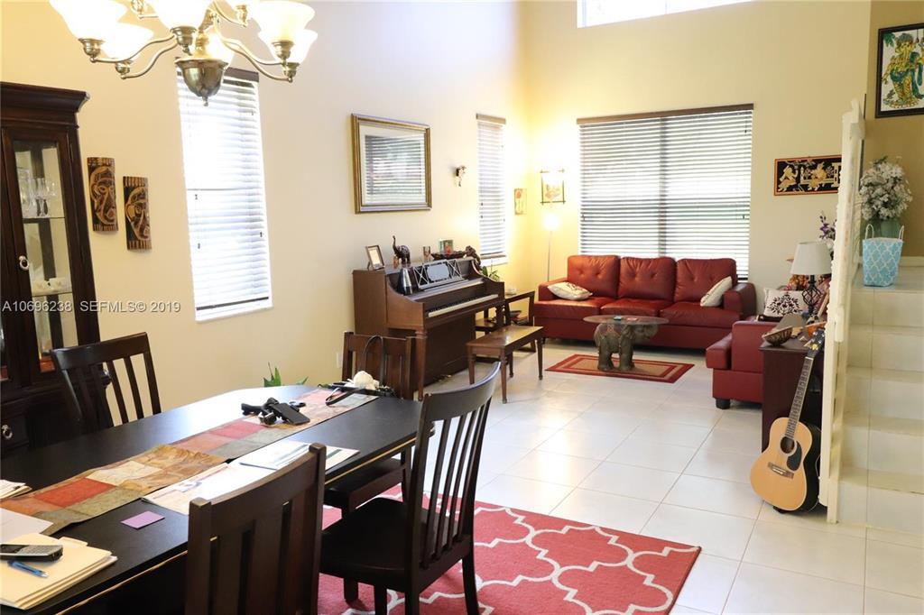 EMERALD COURTS - OPAL CREEK - Residential Lease