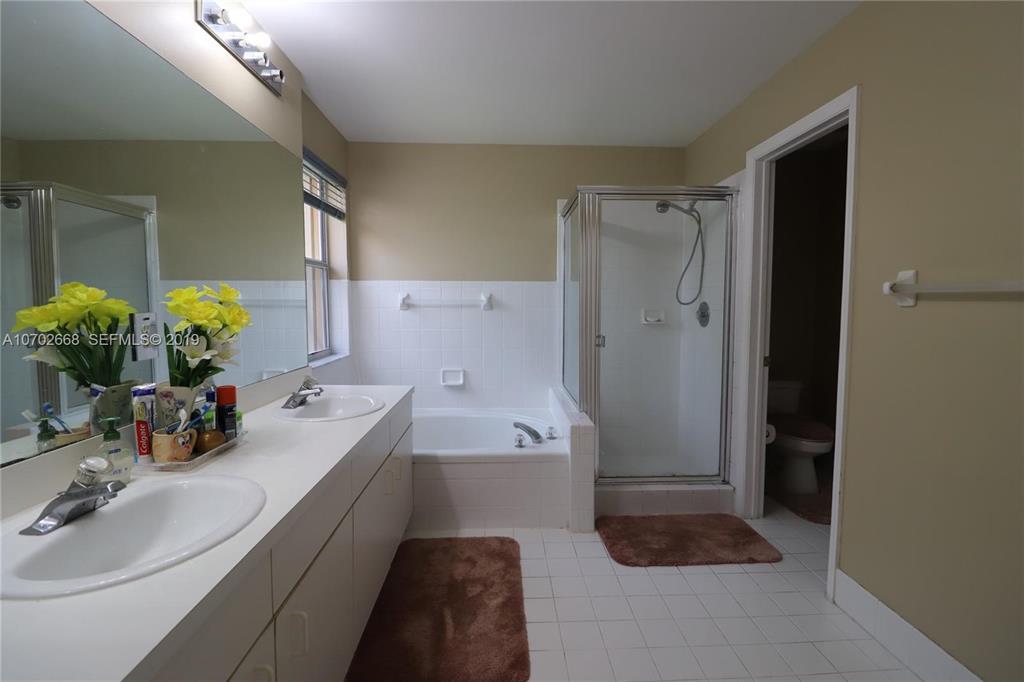 EMERALD COURTS - OPAL CREEK - Residential Lease