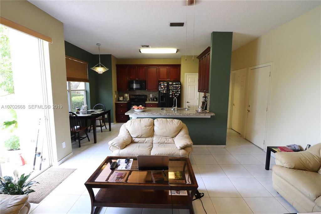 EMERALD COURTS - OPAL CREEK - Residential Lease