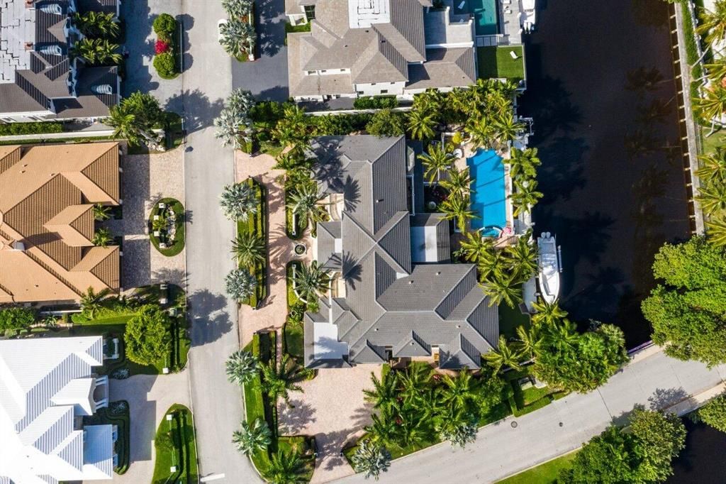 Photo of 289 W Coconut Palm Road, Boca Raton, FL 33432 (MLS # R10694333)