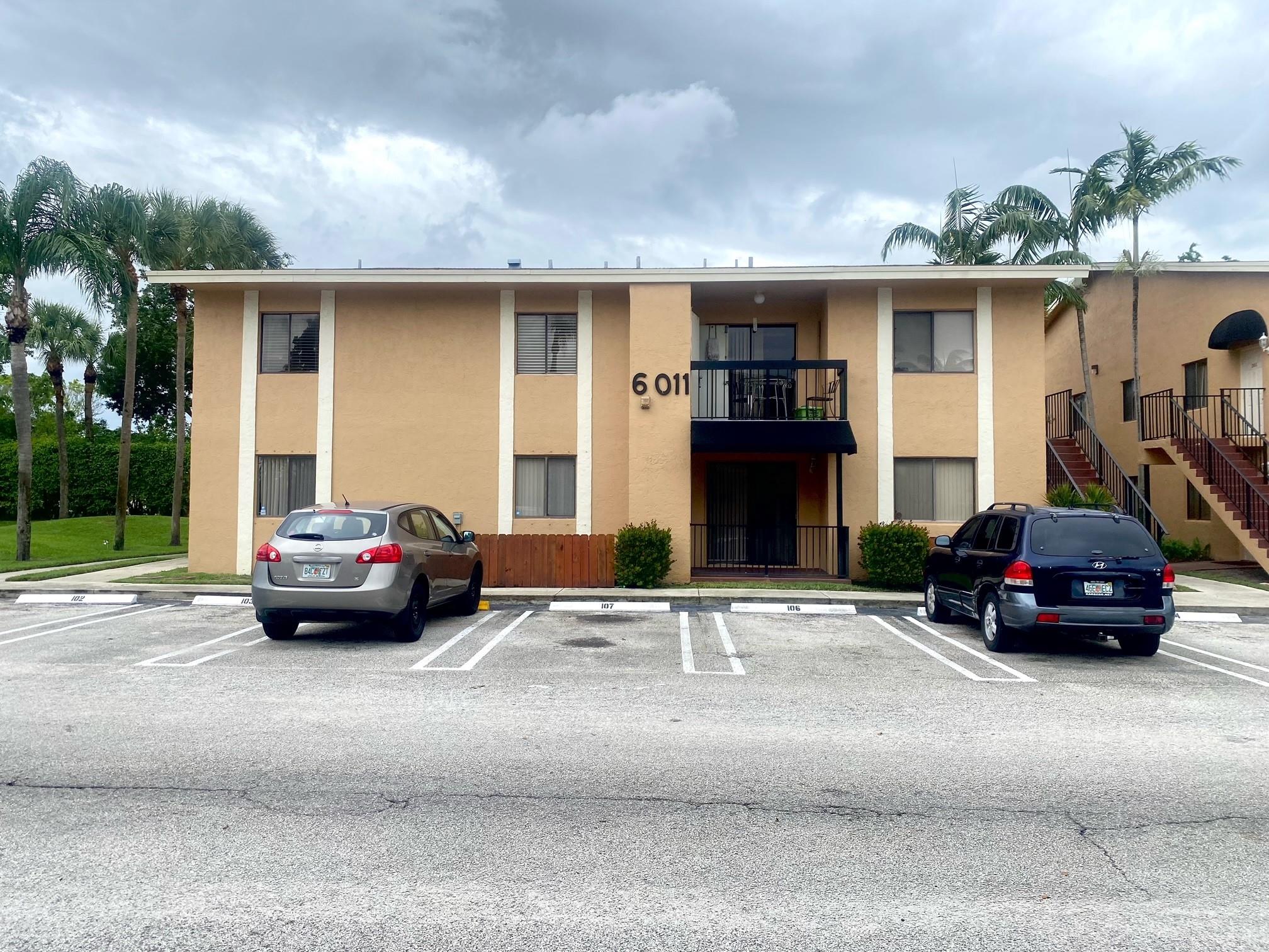 3 bedroom 2 bathroom quiet, well kept neighborhood. Motivated owner