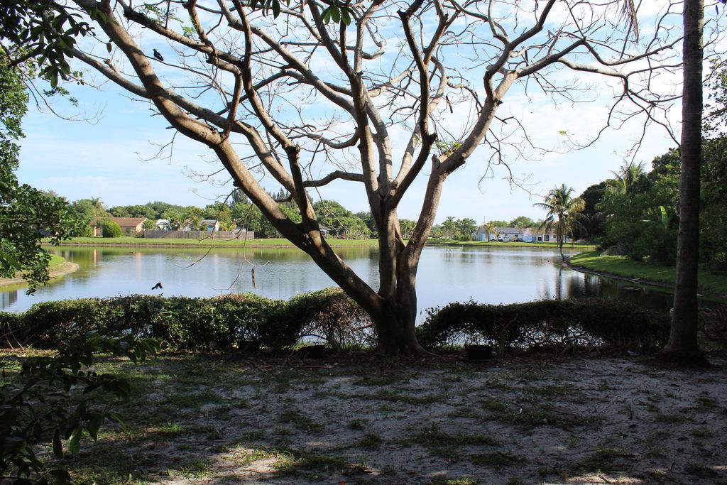 Photo of 7427 Pinedale Drive, Boynton Beach, FL 33436 (MLS # B26022791)